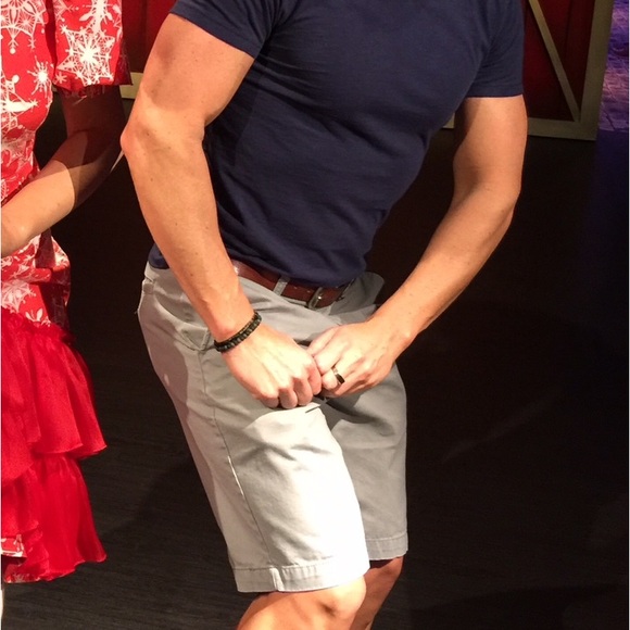 Mens OLD NAVY SHORTS size 32 - Picture 5 of 6